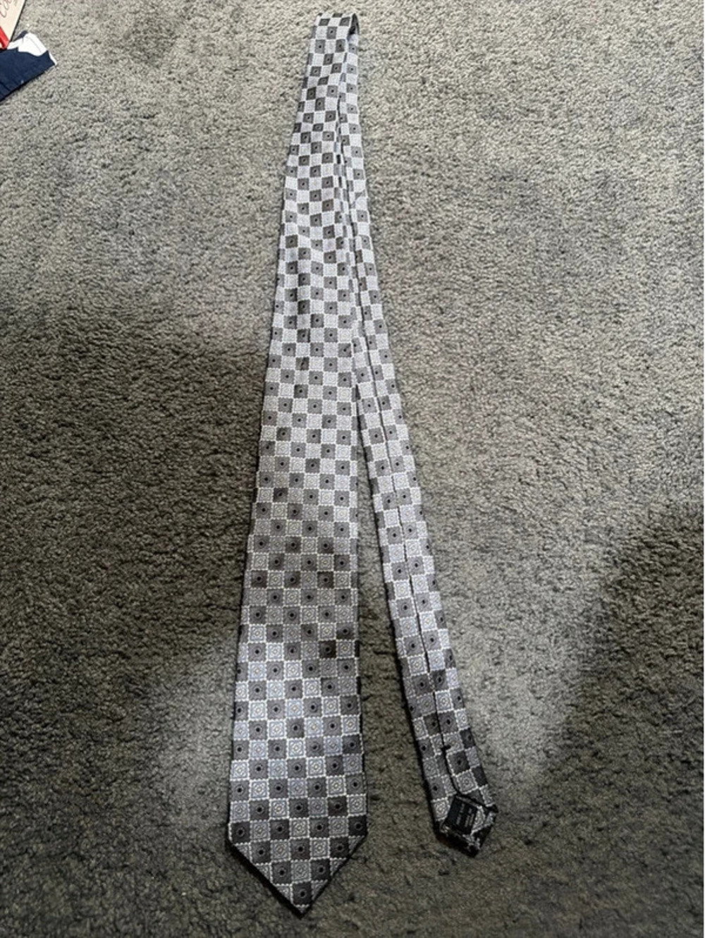Jos A Bank Signature Collection 100% Silk Gray Blue Geometric Necktie